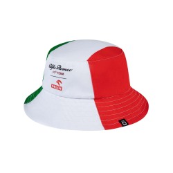 Gorro tipo "bucket" del equipo Alfa Romeo Racing Orlen con los colores de la bandera italiana.