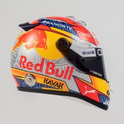 Sergio Perez Mini Helmet 2022 - Schuberth escala 1:2