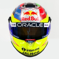 Sergio Perez minihelm 2023 Schuberth schaal 1:4