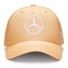 Gorra 2023 Mercedes AMG F1 en color melocotón de Lewis Hamilton